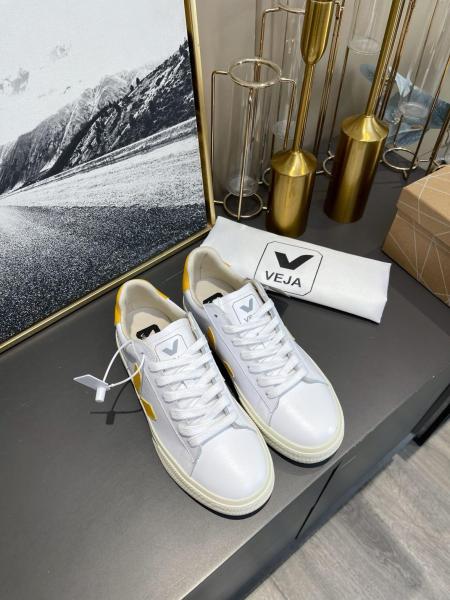 Veja Campo Low Chromefree White Ouro (Women's)