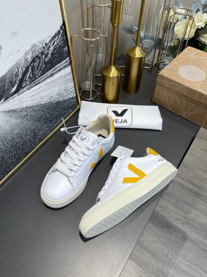 Veja Campo Low Chromefree White Ouro (Women's)