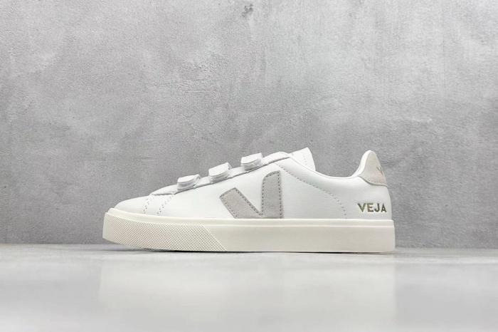 Veja Recife Chromefree Leather White Natural