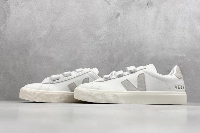 Veja Recife Chromefree Leather White Natural