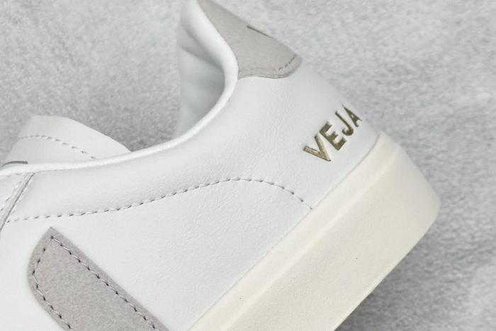 Veja Recife Chromefree Leather White Natural