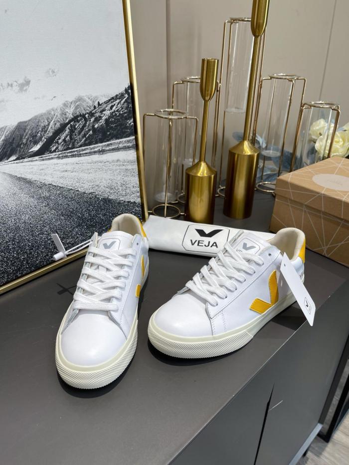 Veja Campo Low Chromefree White Ouro (Women's)