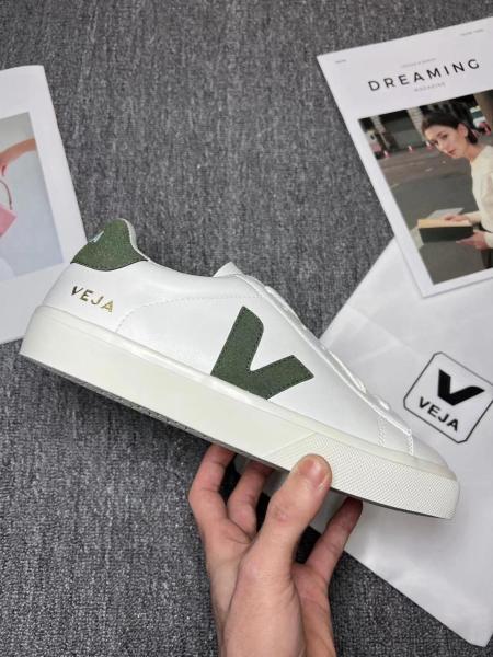 Veja V-12 Leather White Cyprus