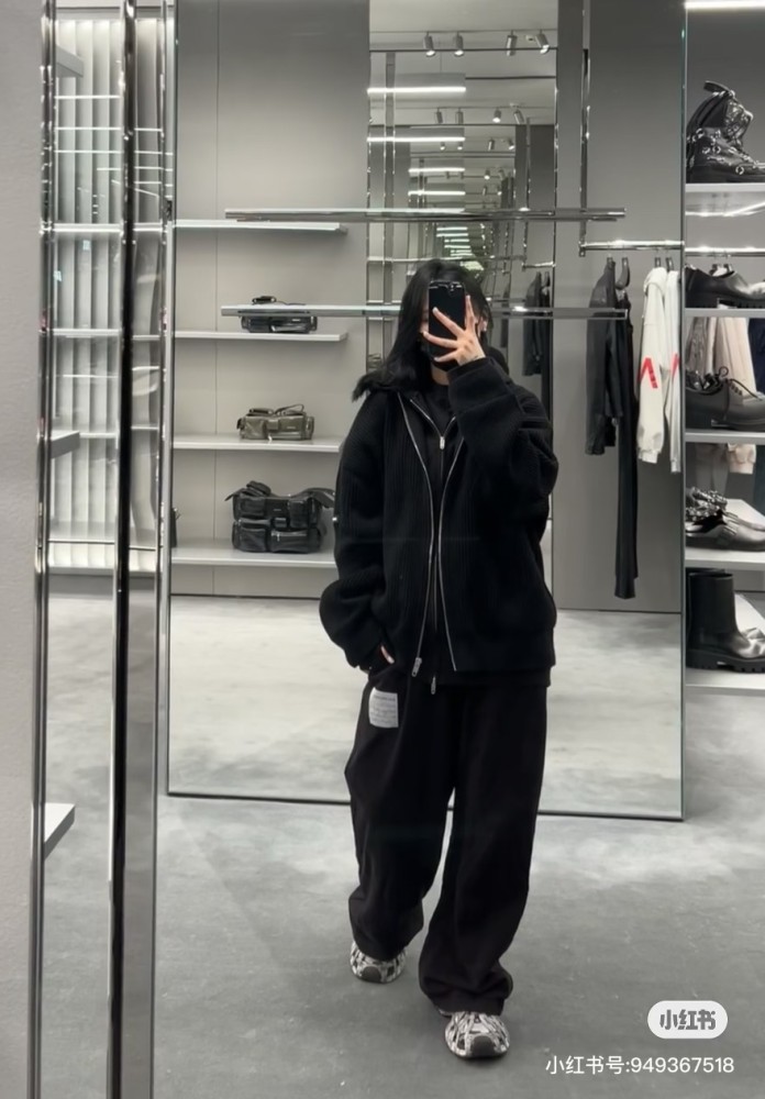  Clothes Balenciaga 20250226-2