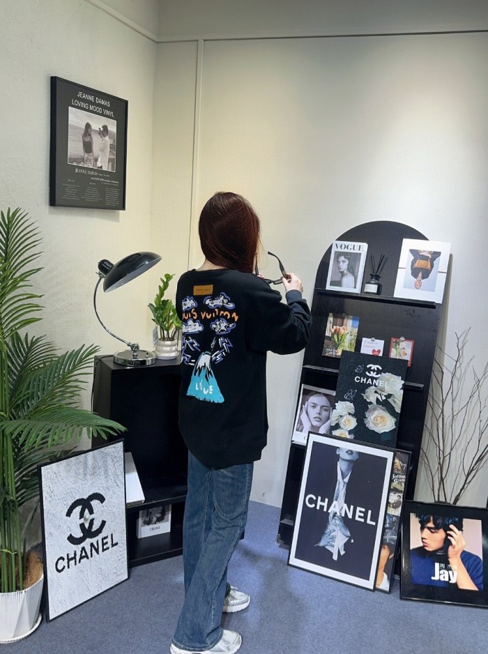 Clothes Louis Vuitton 20250226-1