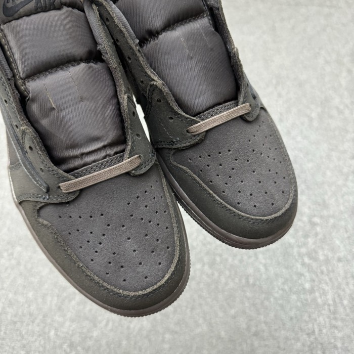 Jordan 1 Retro Low OG SP Travis Scott Velvet Brown