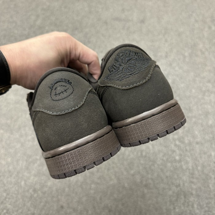 Jordan 1 Retro Low OG SP Travis Scott Velvet Brown