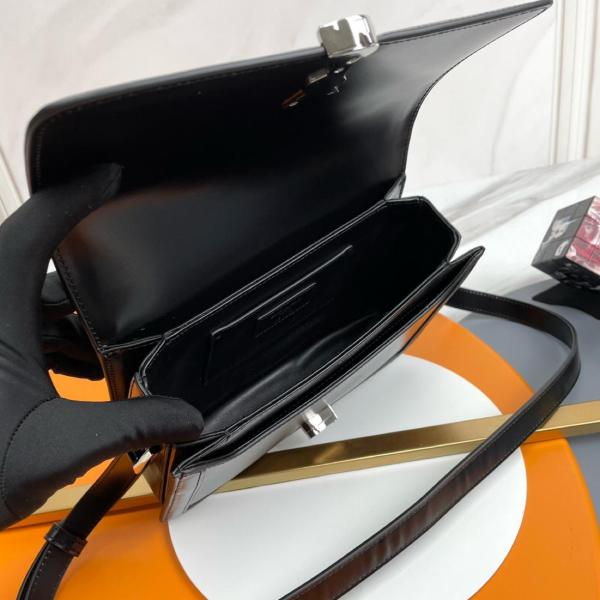 SAINT LAURENT SOLFERINO Cow Leather Messenger Bag Shoulder Bag Crossbody Bag Medium Size Women's Black 711039-0SX0E-1000 size 23*7*16 cm 