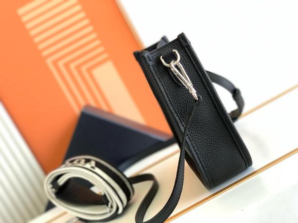 PRADA Leather Messenger Bag Crossbody Bag Shoulder Bag Women's Black 1BH191_2DKV_F0002_V_3OO size 19*6*20 cm