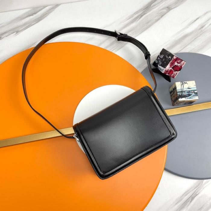 SAINT LAURENT SOLFERINO Cow Leather Messenger Bag Shoulder Bag Crossbody Bag Medium Size Women's Black 711039-0SX0E-1000 size 23*7*16 cm 