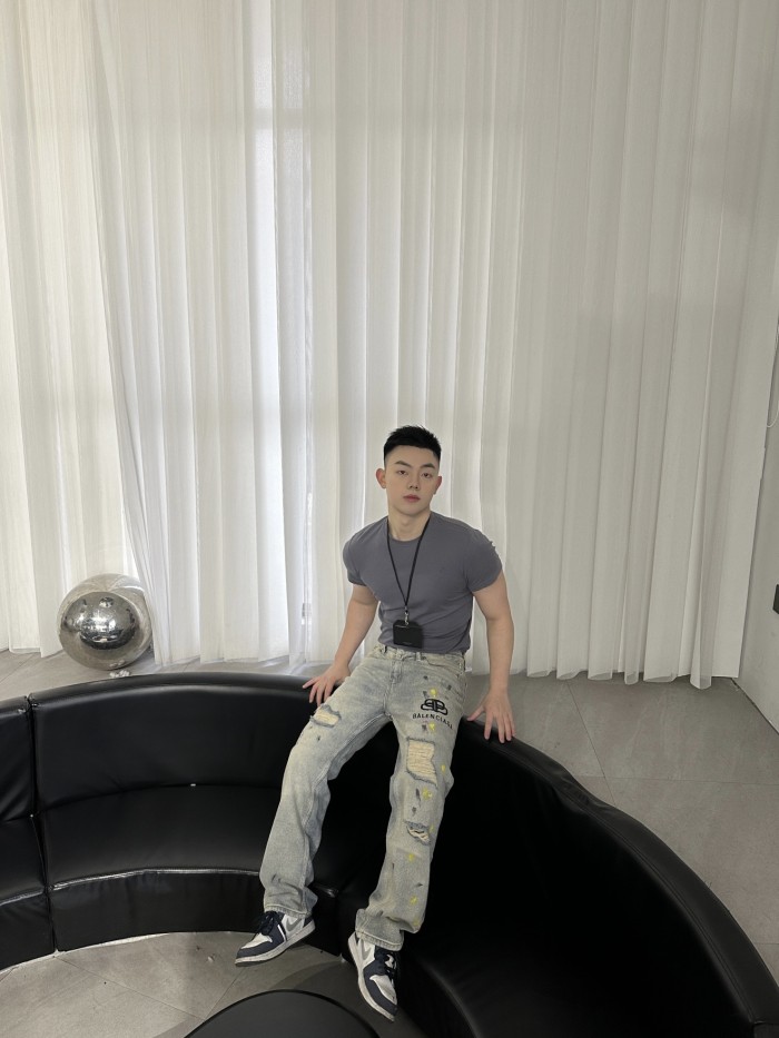  Clothes Balenciaga 20250311-1