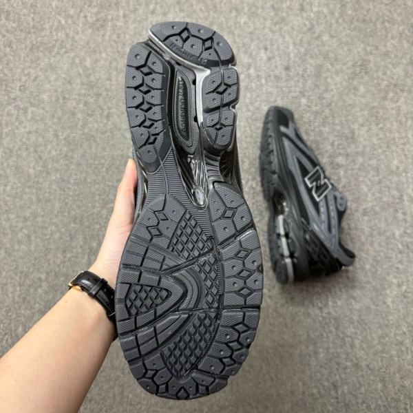 New Balance 1906R Black Phantom