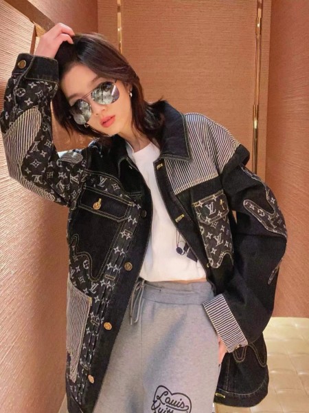  Clothes Louis Vuitton 20250312-3