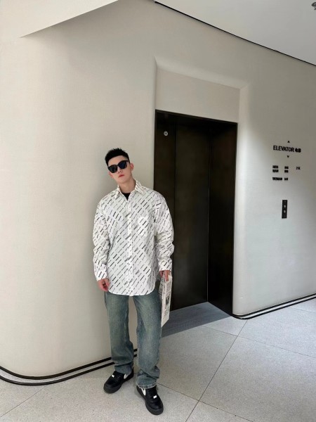 Clothes Balenciaga 20250312-4