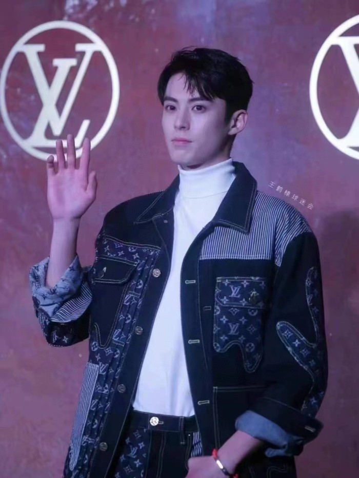  Clothes Louis Vuitton 20250312-3