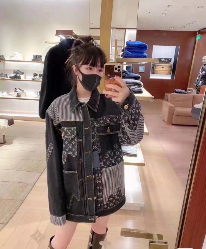  Clothes Louis Vuitton 20250312-3