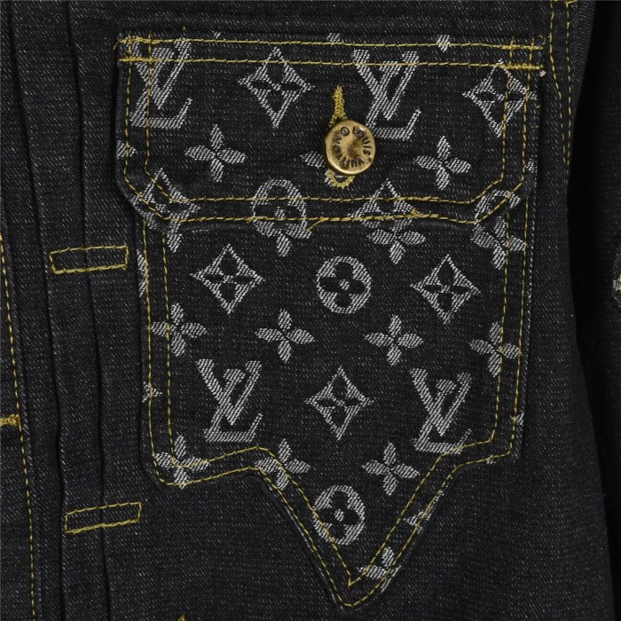  Clothes Louis Vuitton 20250312-3