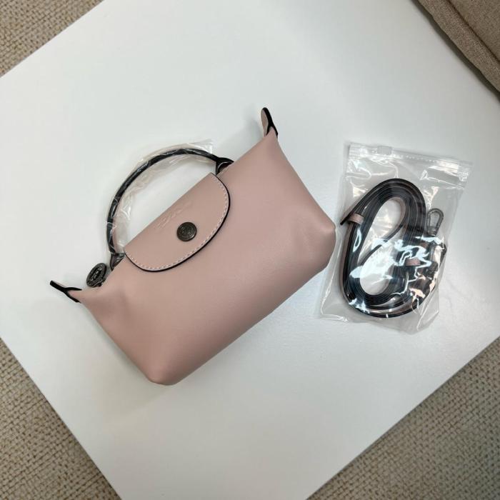 LONGCHAMP Le Pliage Cuir Sheepskin Dumpling Bag Clutches Women's Light Pink 34174757P53 size 17*11*5.5 cm