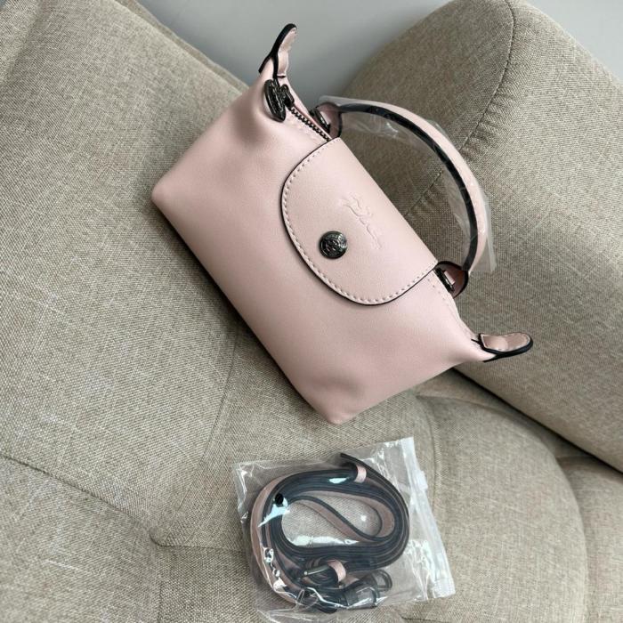 LONGCHAMP Le Pliage Cuir Sheepskin Dumpling Bag Clutches Women's Light Pink 34174757P53 size 17*11*5.5 cm