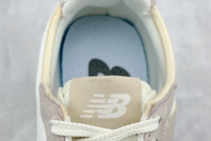 New Balance 327 Beige White Gum Pink