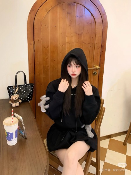 Clothes 13DeMarzo 20250325-1