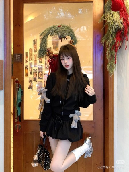 Clothes 13DeMarzo 20250325-1