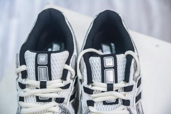 New Balance 1906R Silver Metallic Black