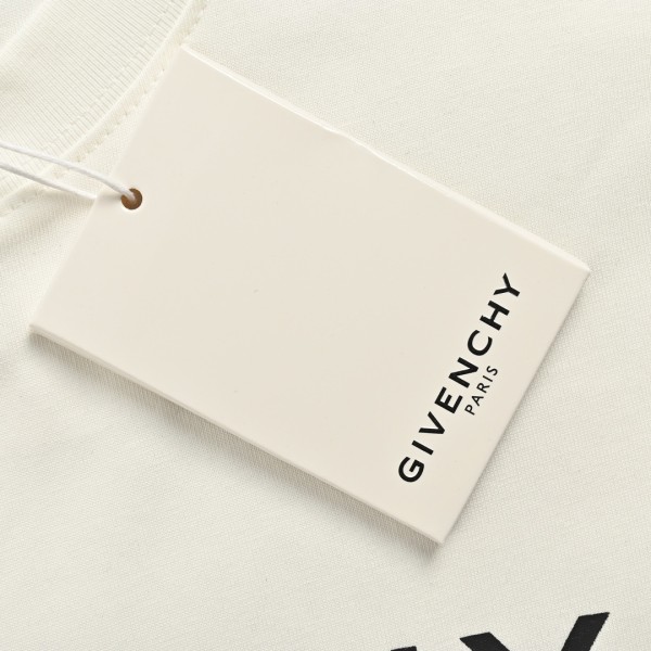Clothes Givenchy 20250327-1