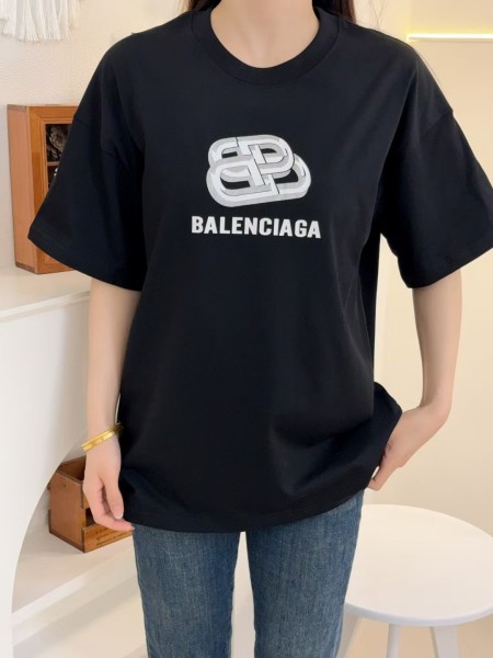 Clothes Balenciaga 20250327-1