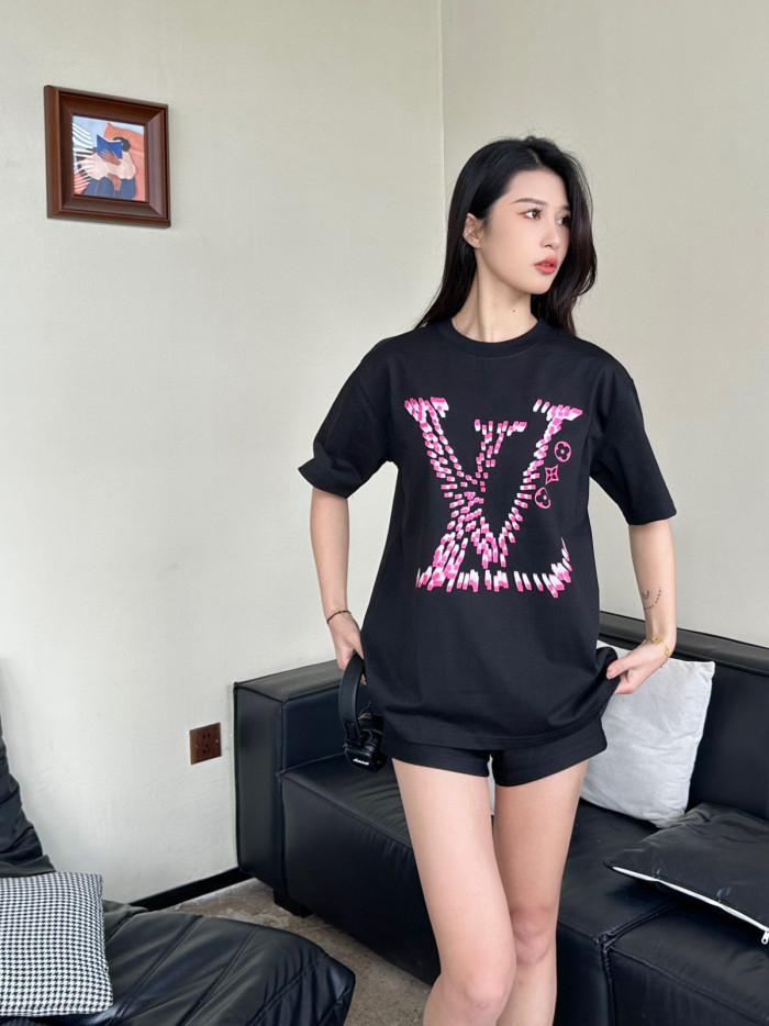 Clothes Louis Vuitton 20250327-4