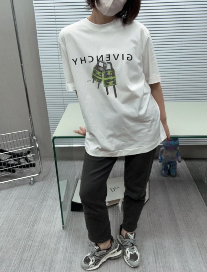 Clothes Givenchy 20250327-1