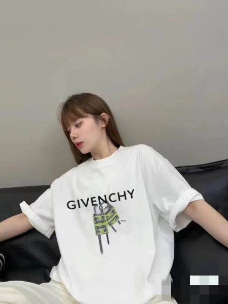 Clothes Givenchy 20250327-1