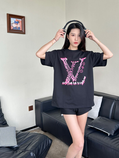 Clothes Louis Vuitton 20250327-4