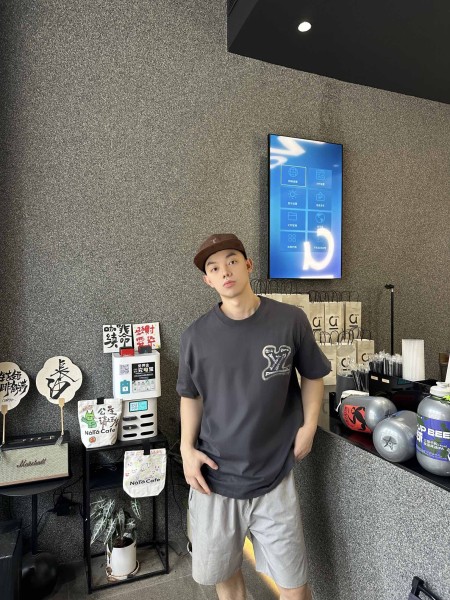  Clothes Louis Vuitton 20250327-5