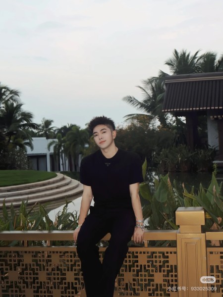 Clothes Prada 20250329-2