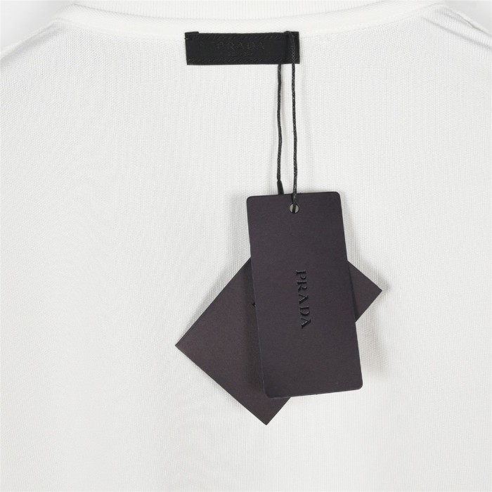  Clothes Prada 20250329-5