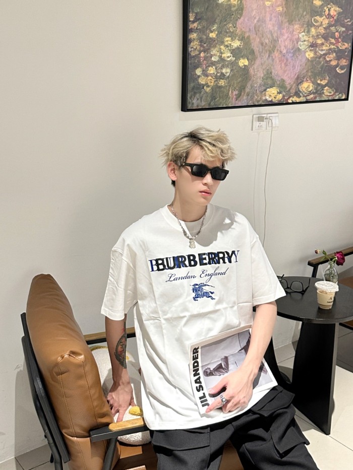  Clothes Burberry 20250329-5