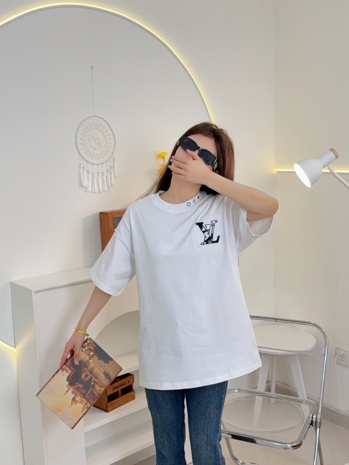 Clothes Louis Vuitton 20250329-6