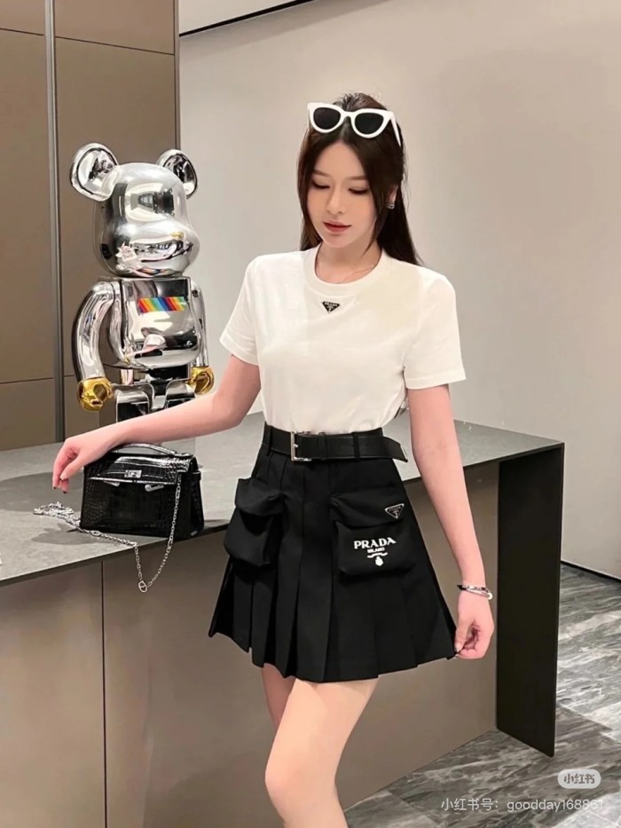 Clothes Prada 20250329-1