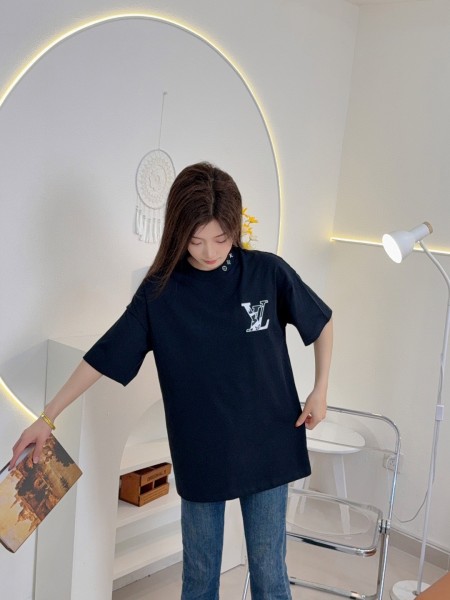 Clothes Louis Vuitton 20250329-5