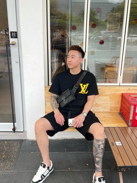  Clothes Louis Vuitton 20250331-1