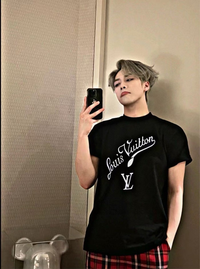  Clothes Louis Vuitton 20250331-3