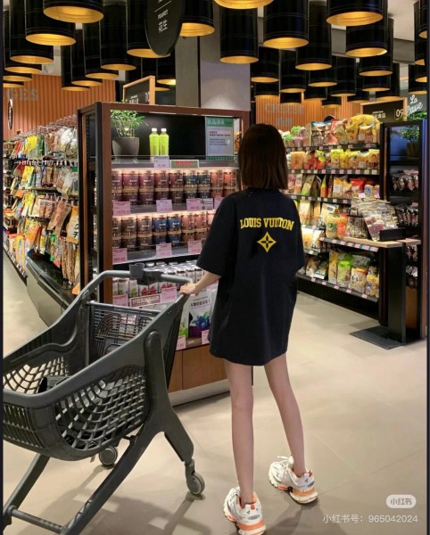  Clothes Louis Vuitton 20250331-1