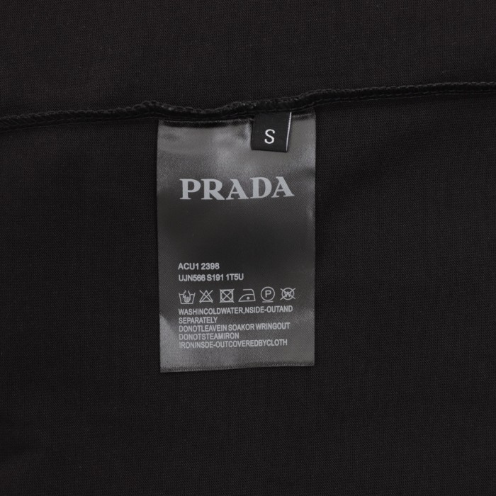 Clothes Prada 20250331-1