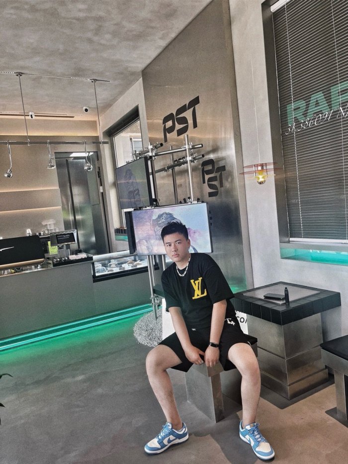  Clothes Louis Vuitton 20250331-1