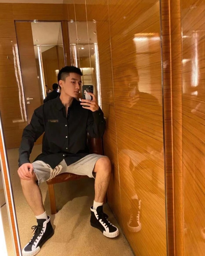 Clothes Louis Vuitton 20250401-3