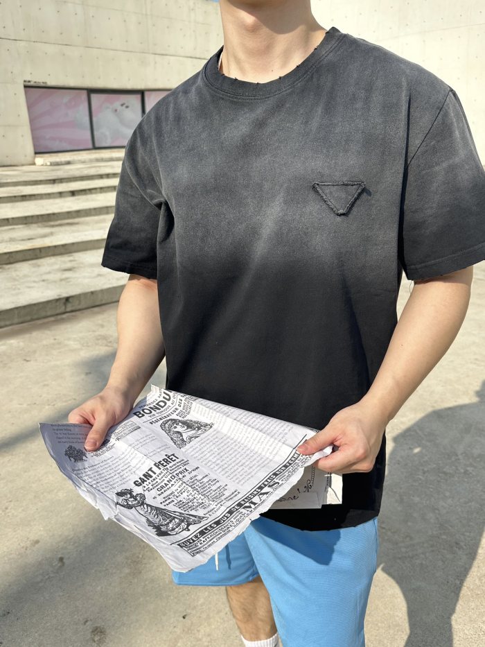  Clothes Prada 20250401-1