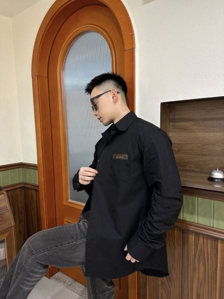 Clothes Louis Vuitton 20250401-3