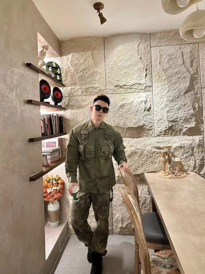  Clothes Prada 20250401-3