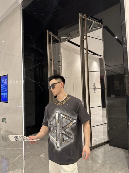 Clothes Balenciaga 20250401-3